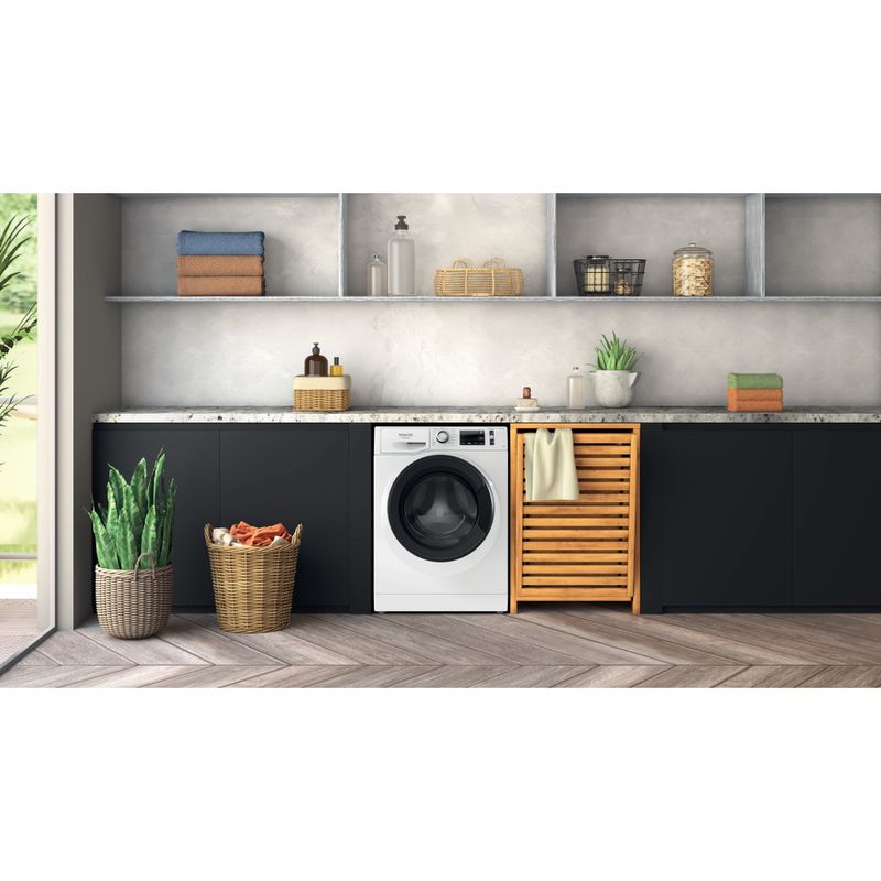 Hotpoint_Ariston-Lavabiancheria-Libera-installazione-NG-847-WM-A-IT-Bianco-Carica-frontale-A-Lifestyle-frontal