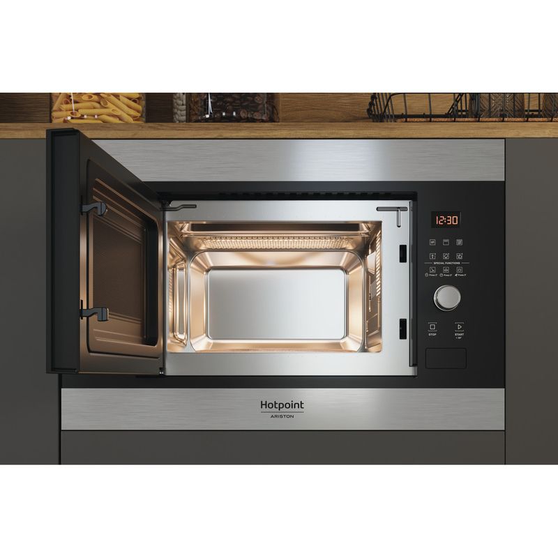 Hotpoint_Ariston-Microonde-Da-incasso-MF20G-IX-HA-Inox-Elettronico-20-Microonde---grill-800-Lifestyle-frontal-open