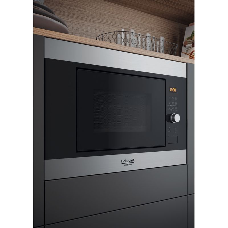 Hotpoint_Ariston-Microonde-Da-incasso-MF20G-IX-HA-Inox-Elettronico-20-Microonde---grill-800-Lifestyle-perspective