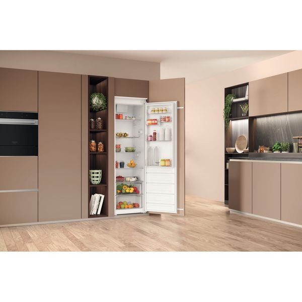 Hotpoint_Ariston Frigorifero Da incasso HASD18A011A1 Acciaio Lifestyle perspective open