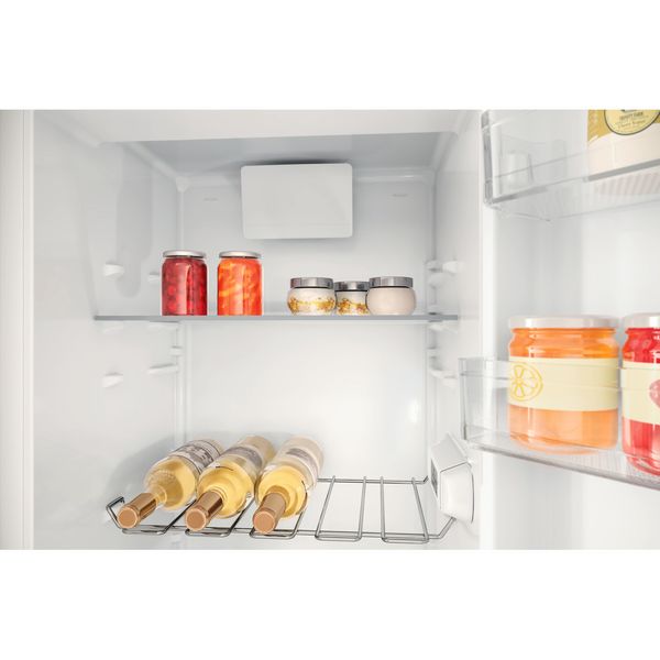 Hotpoint_Ariston Frigorifero Da incasso HASD18A011A1 Acciaio Lifestyle detail