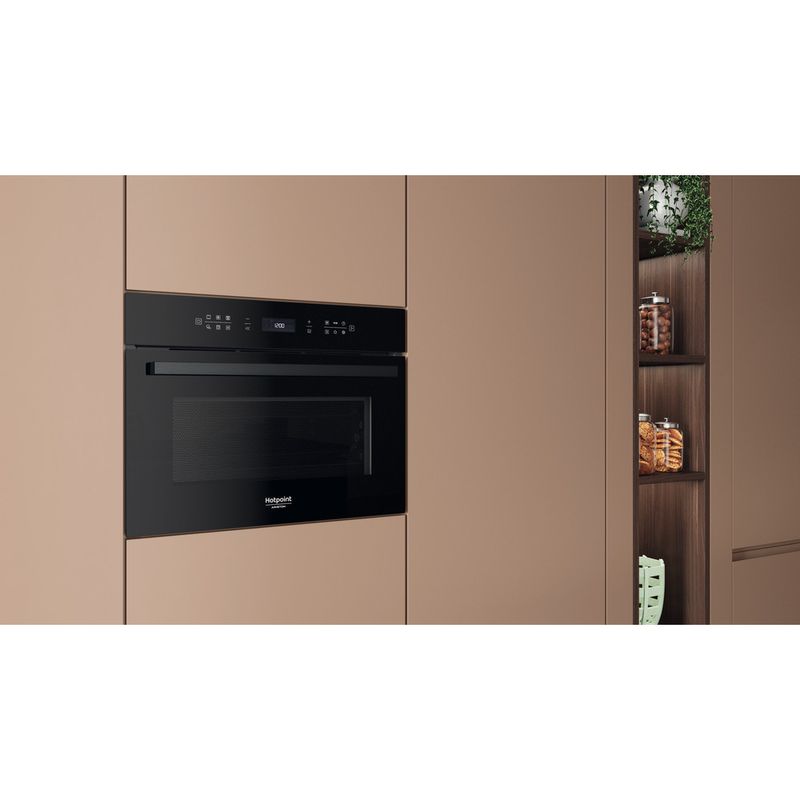 Hotpoint_Ariston-Microonde-Da-incasso-HACW7O7HTSBUK-Nero-Elettronico-53-Microonde-combinato-950-Lifestyle-perspective