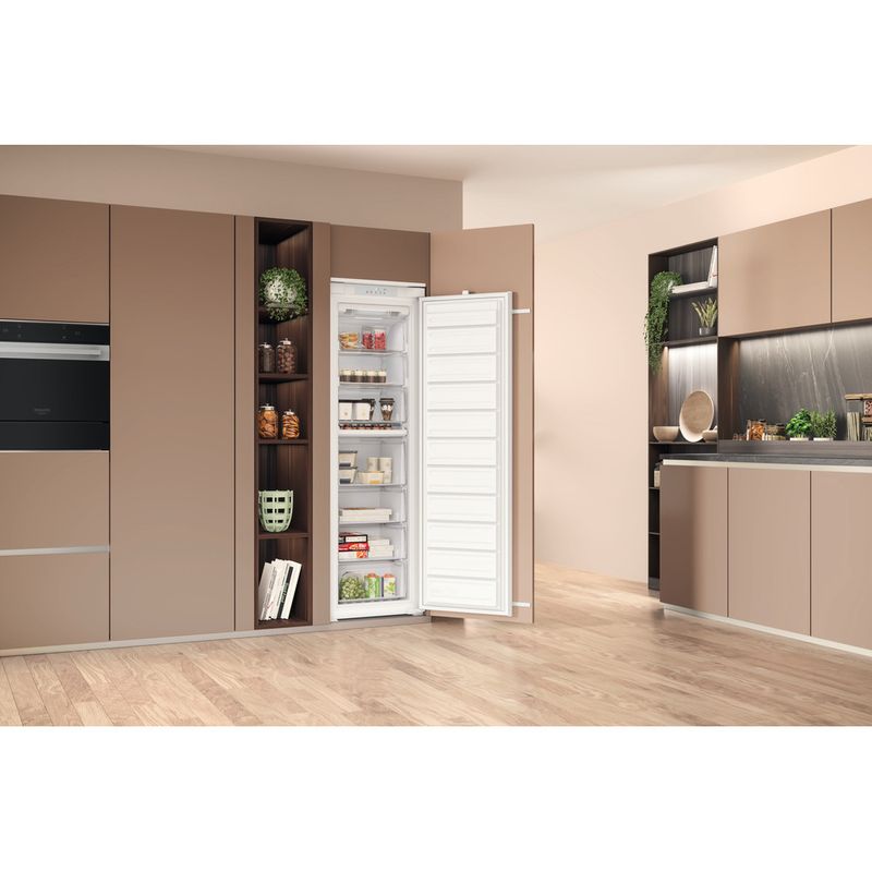 Hotpoint_Ariston-Congelatore-Da-incasso-HASD18F013A1-Bianco-Lifestyle-perspective-open
