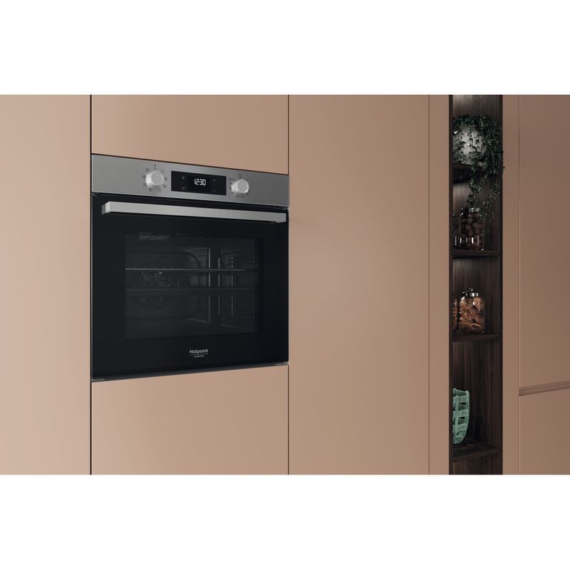 Hotpoint_Ariston-Forno-Da-incasso-HAO3-K55H-X-Elettrico-A-Lifestyle-perspective