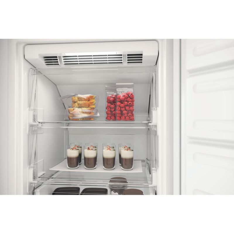 Hotpoint_Ariston-Congelatore-Da-incasso-HASD18F013A1-Bianco-Lifestyle-detail