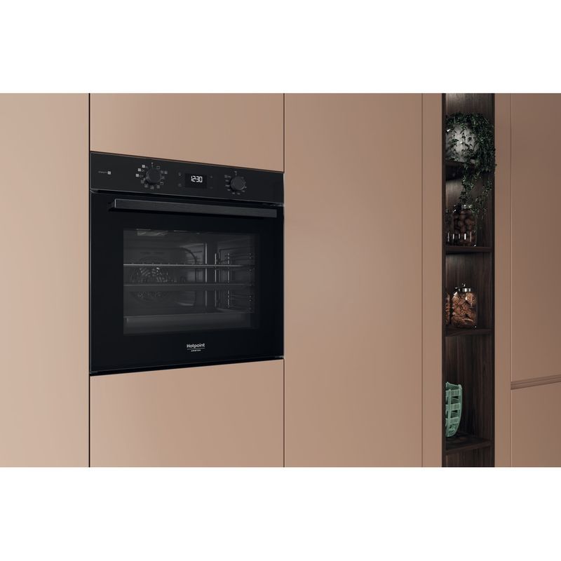Hotpoint_Ariston Forno Da incasso HAO 458HS B Elettrico A+ Lifestyle perspective