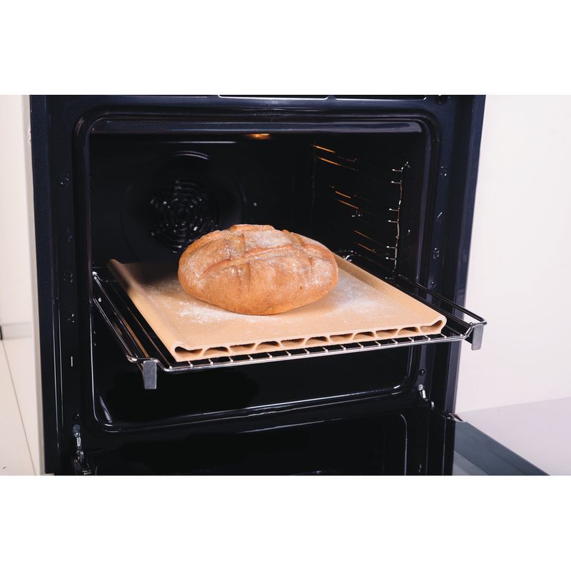 Whirlpool-OVEN-PTF200-Lifestyle-perspective