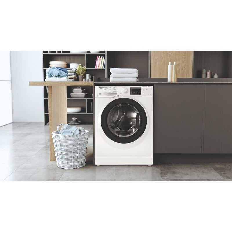 Hotpoint_Ariston-Lavabiancheria-Libera-installazione-RSSG-726B-IT-Bianco-Carica-frontale-A-Lifestyle-frontal