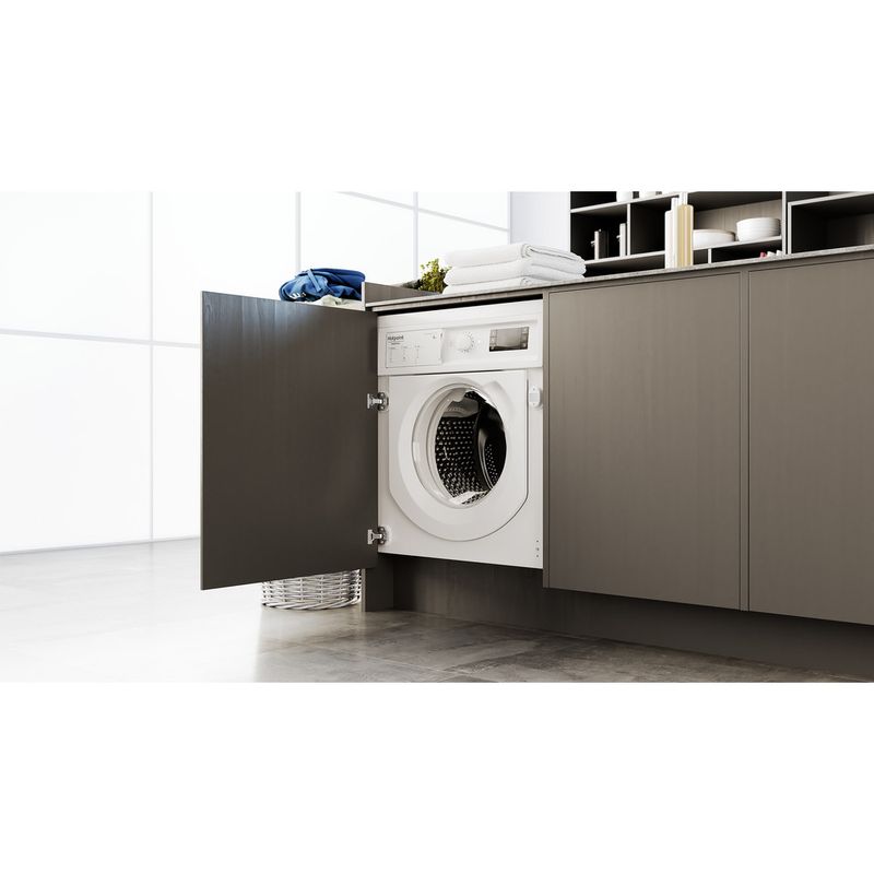 Hotpoint_Ariston Lavabiancheria Da incasso BI WMHG 8146 EU Bianco Carica frontale A Lifestyle perspective